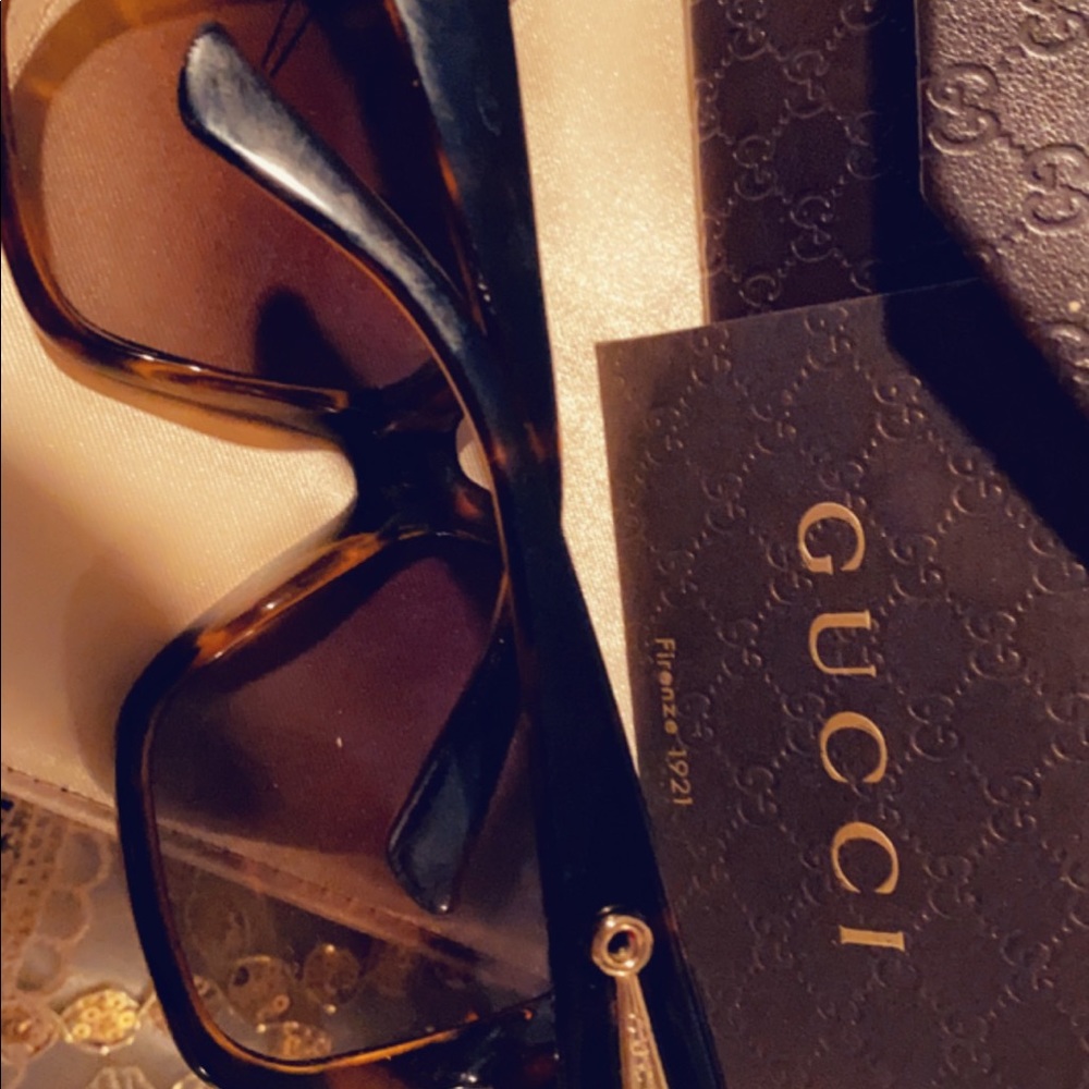 Sunglasses - Picture 3 of 4